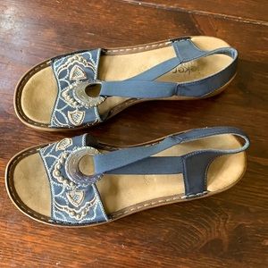 Beautiful ladies Reiker sandals 9.5